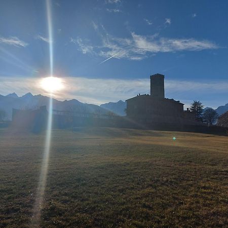 La Taverna Alloggio Ad Uso Turistico - Vda -Sarre - Cir- 0073 Aosta Ngoại thất bức ảnh