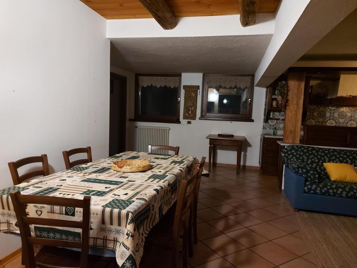 La Taverna Alloggio Ad Uso Turistico - Vda -Sarre - Cir- 0073 Aosta Ngoại thất bức ảnh