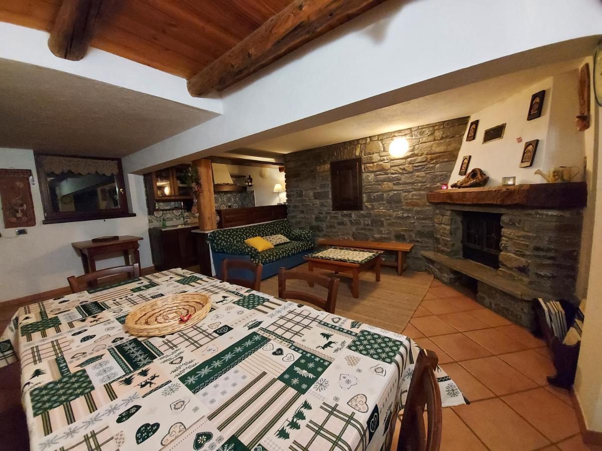 La Taverna Alloggio Ad Uso Turistico - Vda -Sarre - Cir- 0073 Aosta Ngoại thất bức ảnh