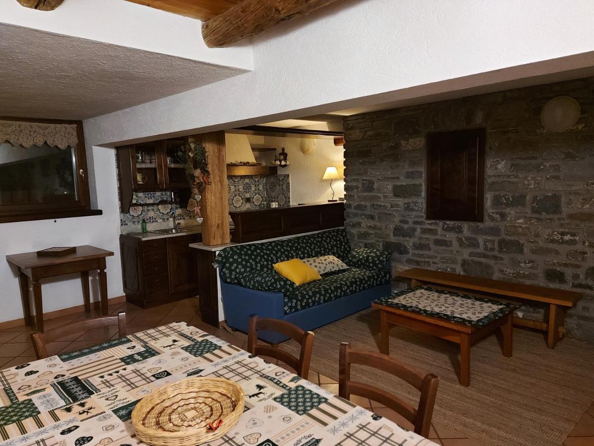 La Taverna Alloggio Ad Uso Turistico - Vda -Sarre - Cir- 0073 Aosta Ngoại thất bức ảnh